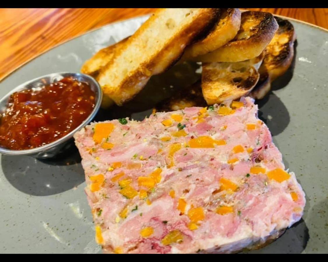 The Rose & Crown Farmhouse Kitchen Nympsfield 외부 사진